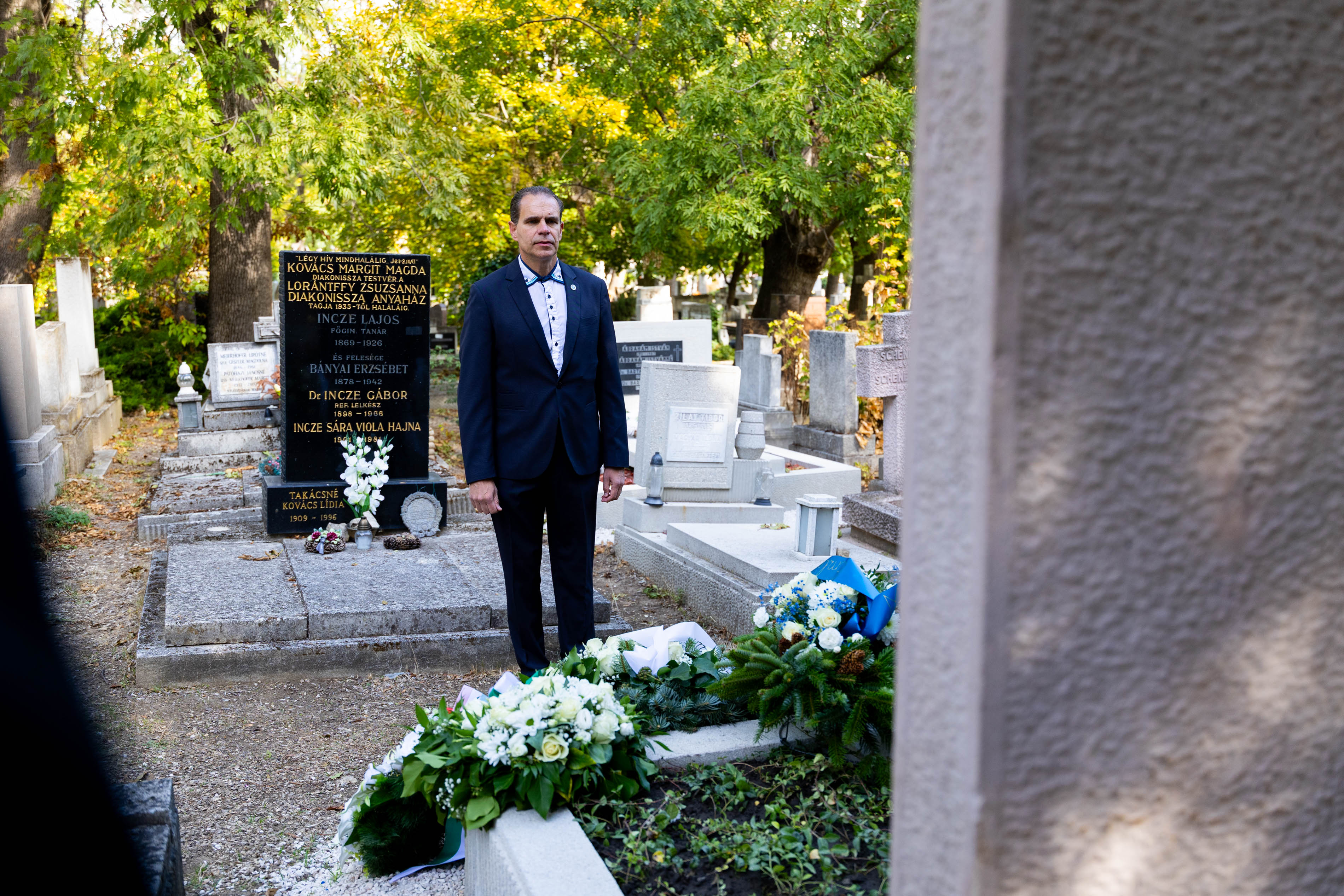 Képgaléria: Felavatták Schlosser Imre felújított síremlékét
